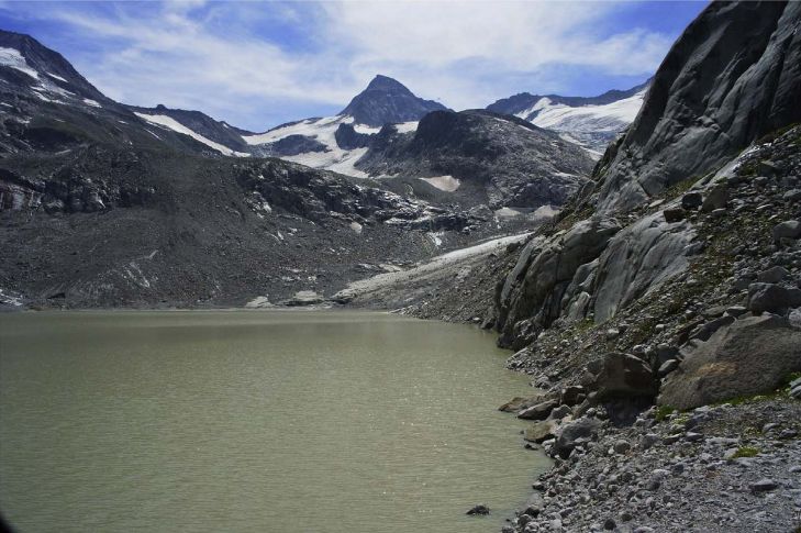 Datei:Alps glacial lake Obersulzbach valley.jpg