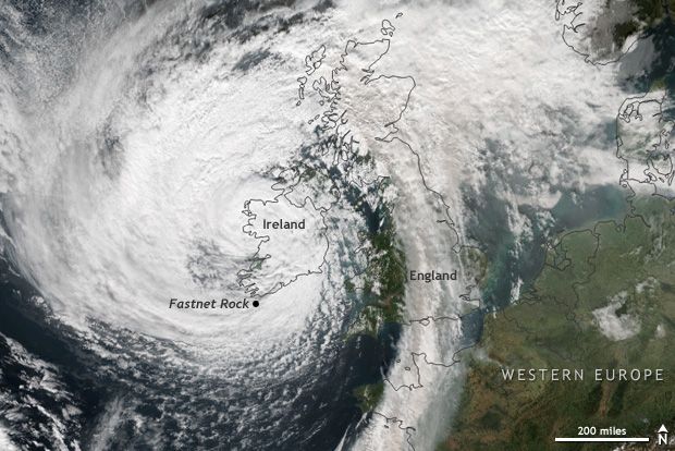 Datei:Hurricane Ophelia Ireland.jpg
