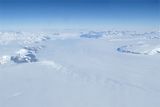 Ross-Schelfeis und Ostantarktis Im Hintergrund das ostantarktische Plateau Lizenz: public domain