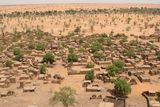 Dorf mit Bäumen Mali Lizenz: CC BY-SA